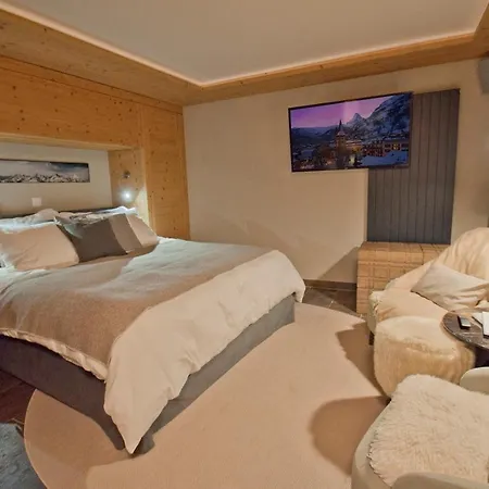 Twin Peak At Nevada Prime Apartment *